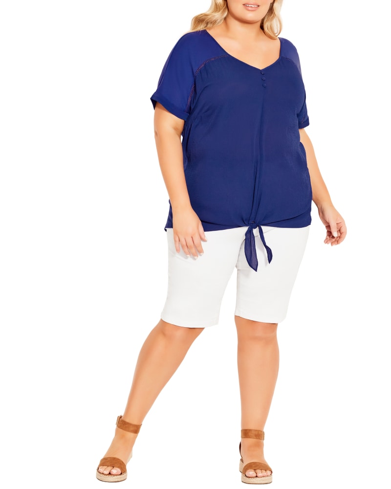 Plus size model wearing  by avenue | Dia&Co | dia_product_style_image_id:203065